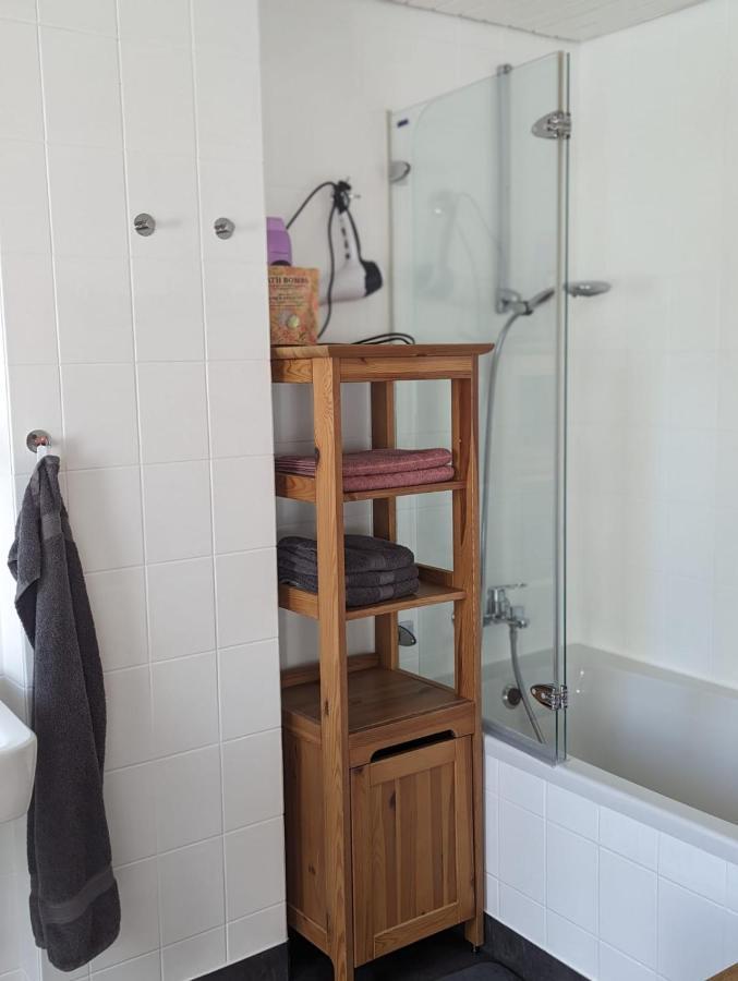 Helles Dachgeschoss-Appartement Krefeld Buitenkant foto